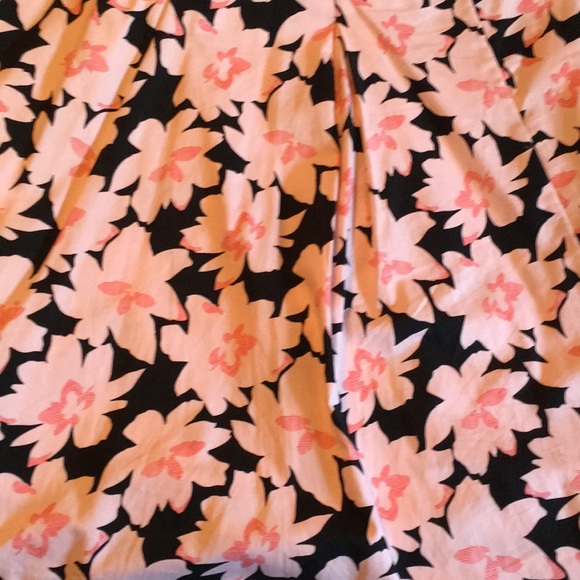 Beautiful skirt by Lane Bryant sz 26 close out sale 🎉 - Picture 4 of 7